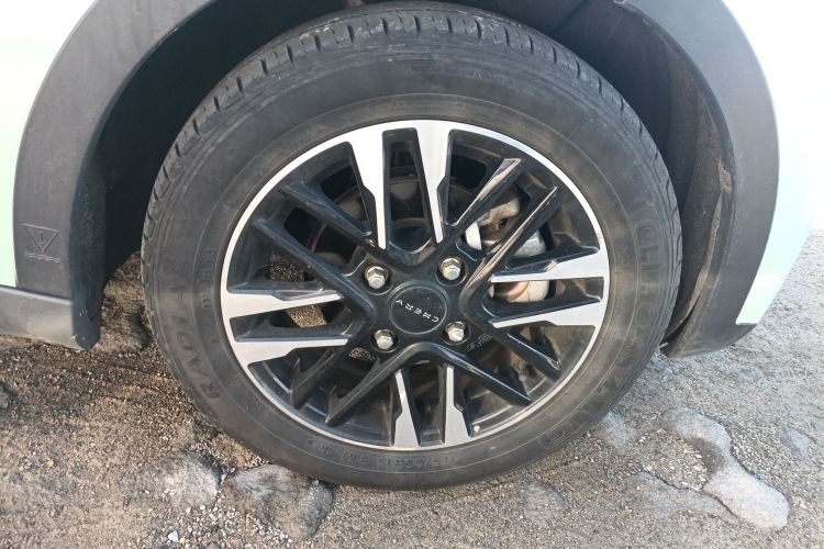 奇瑞 小蚂蚁 2022款 改款 甜粉款 半糖版 三元锂 30.6kWh 30kW 301km车身外观10