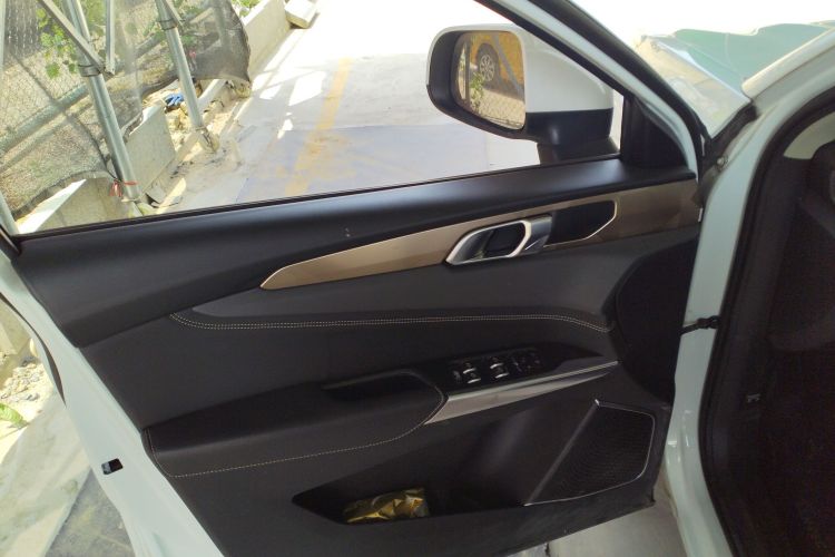 领克01 2017款 2.0T 两驱型Pro版中控内饰7007