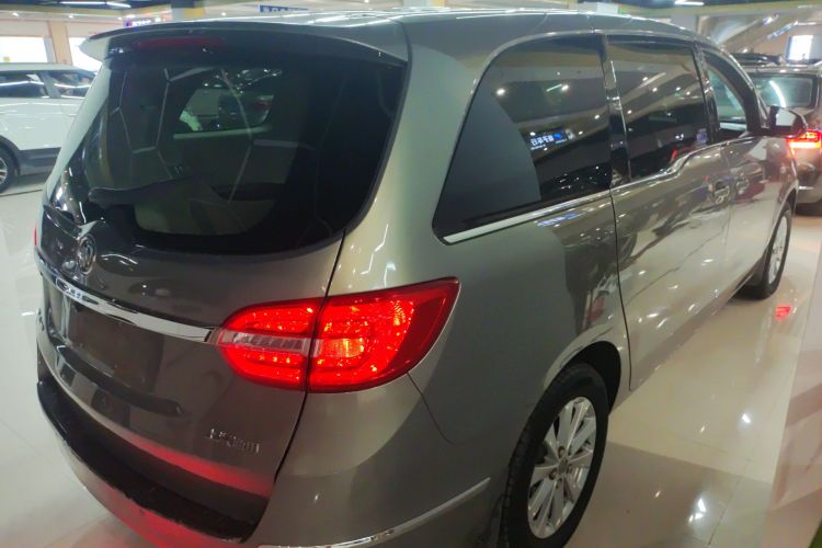 别克GL8 2017款 25S 舒适型 国V车身外观7