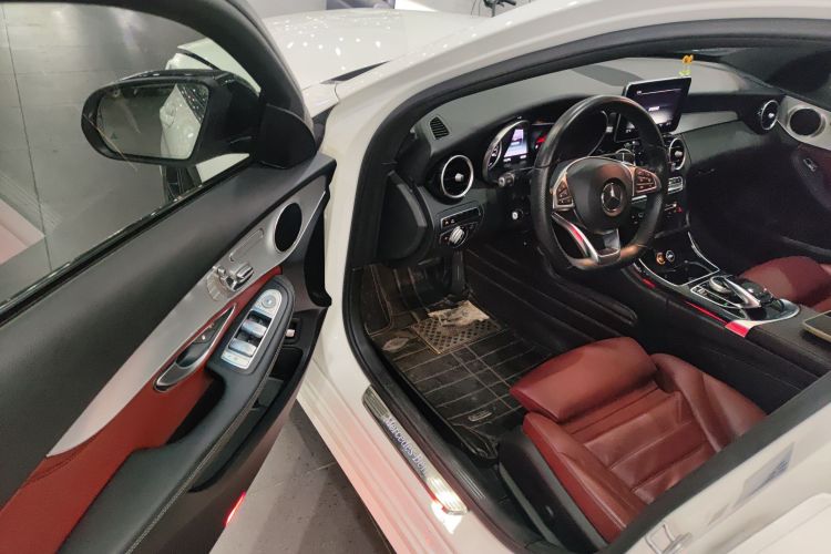 奔驰C级 2015款 C 300 运动版中控内饰7003