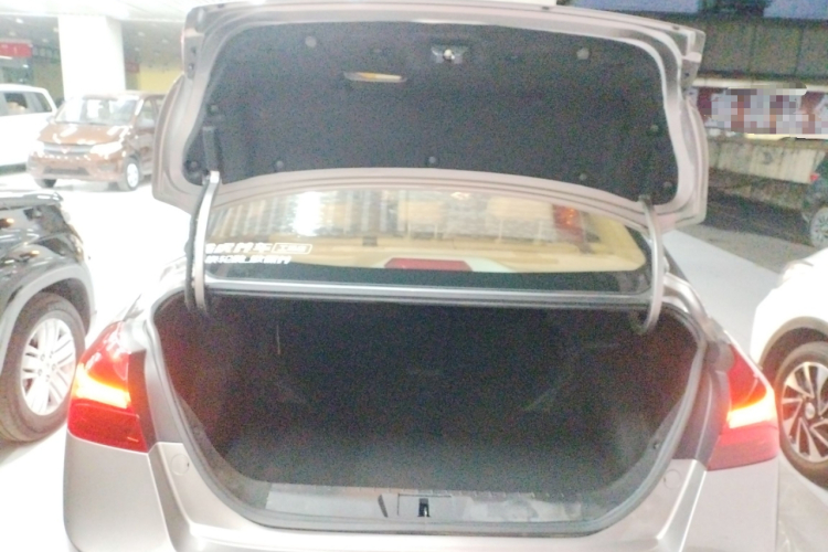 吉利汽车 帝豪 2018款 1.5L CVT豪华型机舱底盘23