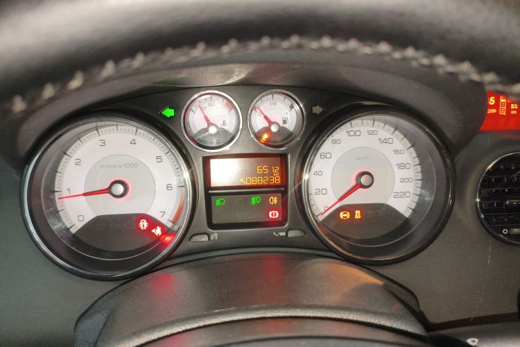 标致408 2013款 1.6L 手动舒适版局部细节14