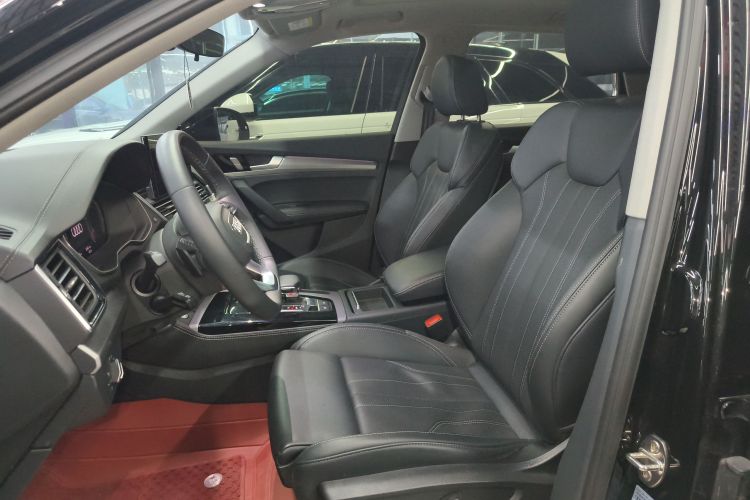 奥迪Q5L 2025款 40 TFSI 时尚动感型局部细节19