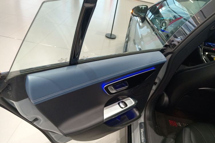 奔驰EQE 2022款 350 先型特别版中控内饰7008