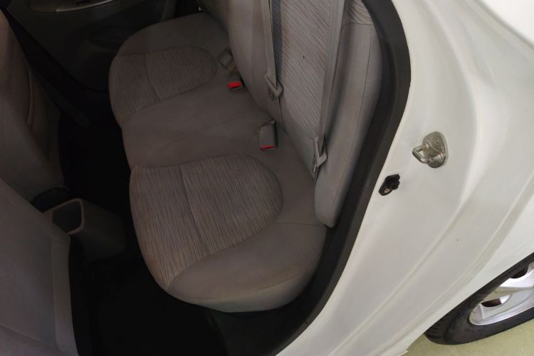 现代 瑞纳 2016款 1.4L 手动智能型GLS中控内饰7004