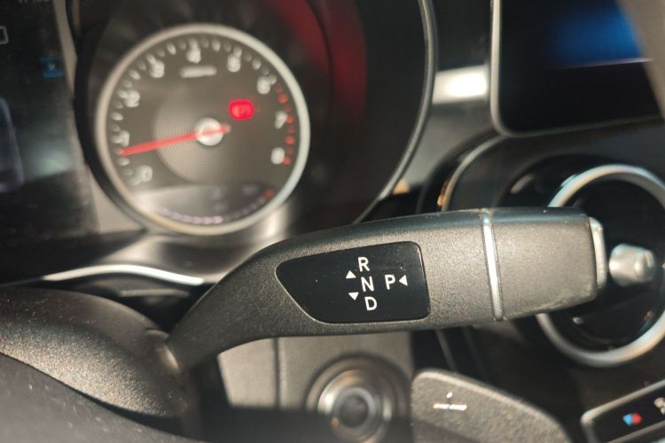 奔驰C级 2019款 C 180 L 时尚型运动版局部细节18