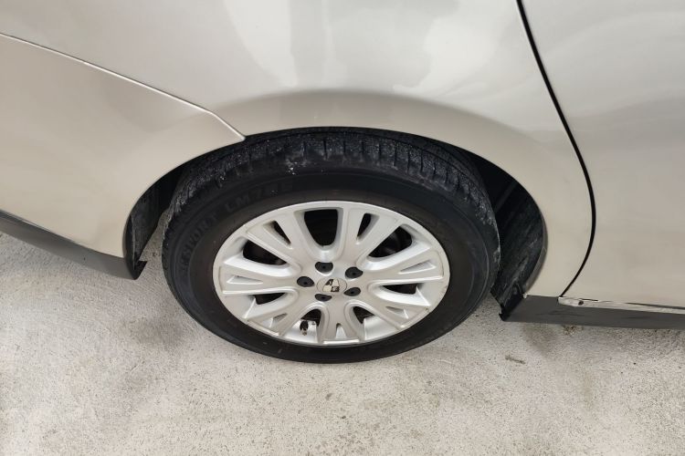 荣威550 2013款 经典版 550 1.8L 自动风尚型车身外观6008