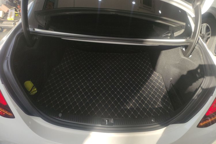 奔驰C级 2021款 C 260 星耀臻藏版机舱底盘23