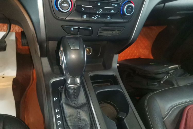 福特 翼虎 2018款 EcoBoost 180 两驱铂翼型中控内饰18