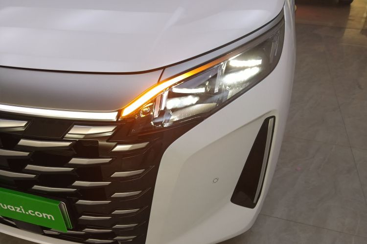 比亚迪 夏 2025款 DM-i 1.5T 180km 超越型局部细节36