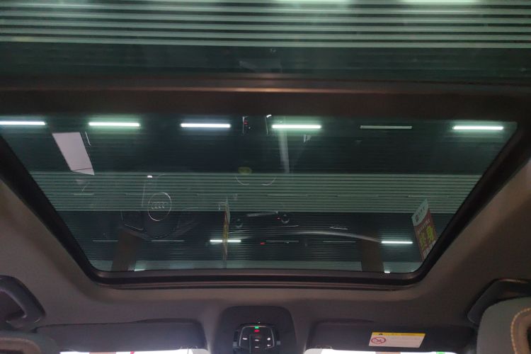 奥迪A4L 2024款 40 TFSI quattro RS套件燃速型中控内饰22