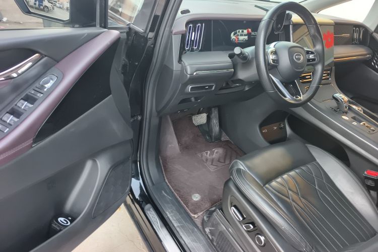 广汽传祺 传祺M8 2024款 大师系列 400T 至尊版中控内饰20