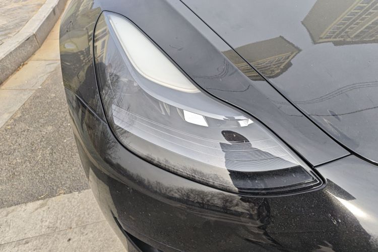 特斯拉 Model 3 2022款 后轮驱动版车身外观8