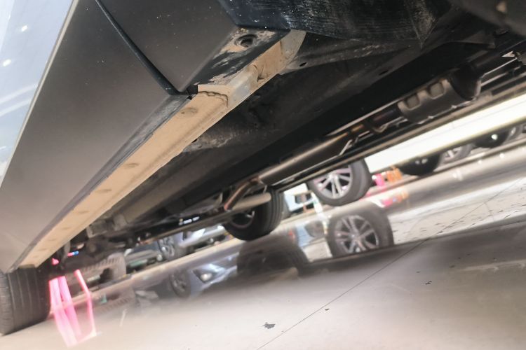 广汽传祺 影酷 2022款 1.5T 超新星版机舱底盘29