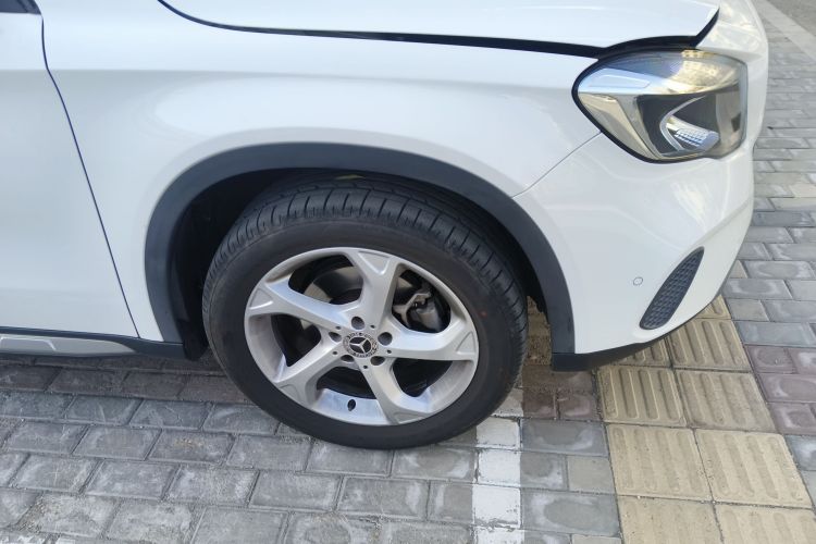 奔驰GLA 2018款 GLA 200 动感型车身外观10