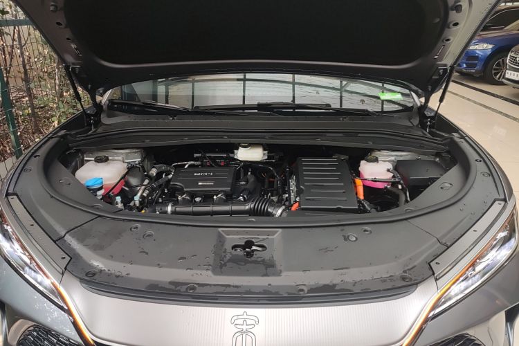 比亚迪 宋L DM-i 2024款 112km 超越型机舱底盘24