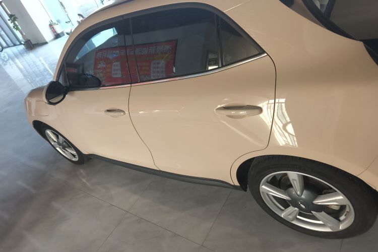 欧拉好猫 2023款 401km标准续航 豪华型 磷酸铁锂车身外观4