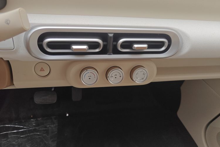 五菱汽车 宏光MINIEV 2024款 第三代 215km 青春版中控内饰16