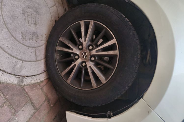 丰田 雷凌 2016款 1.6G CVT精英版车身外观10