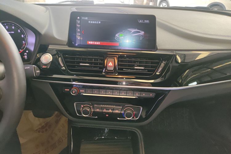 宝马1系 2021款 120i M运动曜夜版中控内饰16