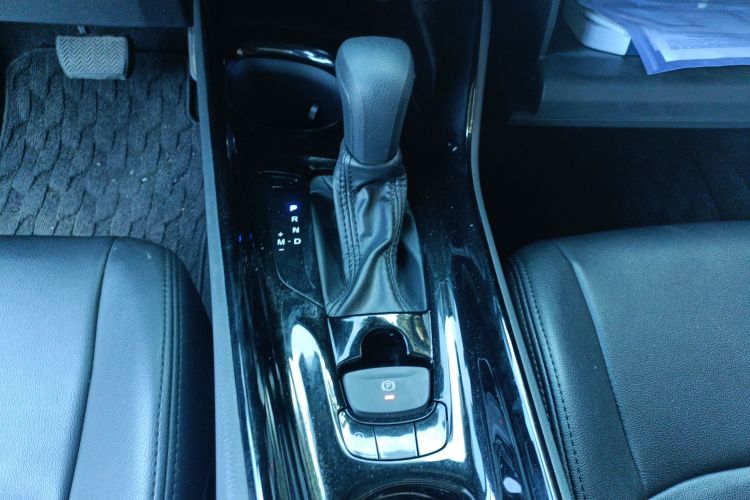 丰田 奕泽IZOA 2020款 2.0L 奕驰版中控内饰18