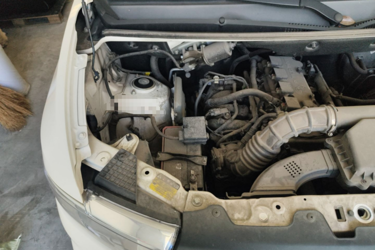 五菱汽车 五菱宏光V 2022款 1.5L劲取版液压助力LAR局部细节9006