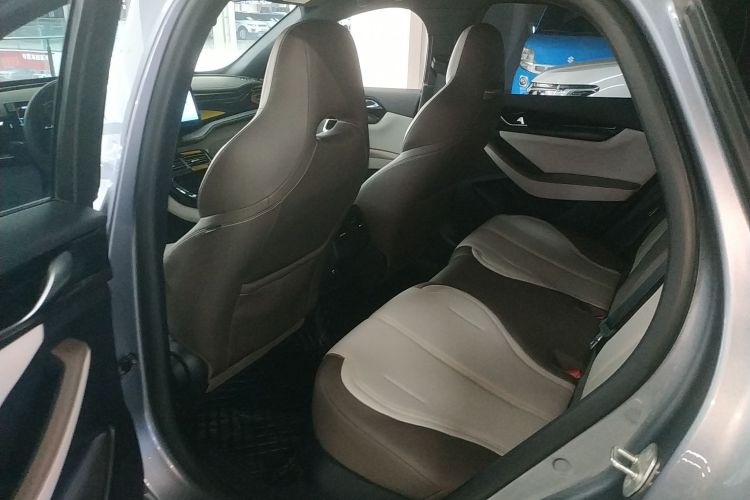 比亚迪 秦PLUS 2024款 荣耀版 DM-i 55KM领先型中控内饰7004