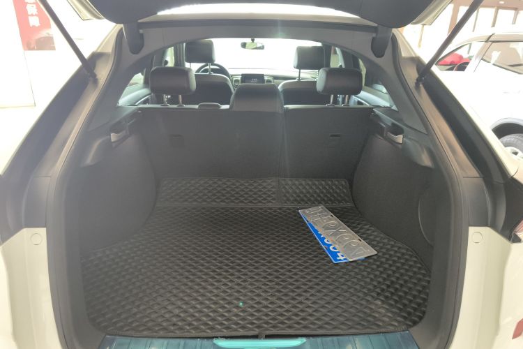 本田UR-V 2020款 240TURBO 两驱致悦版机舱底盘23