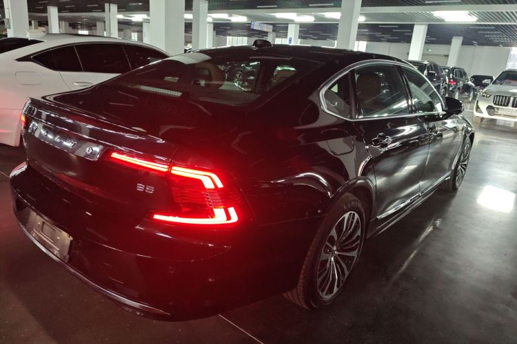 沃尔沃S90 2025款 B5 智逸豪华版车身外观6005