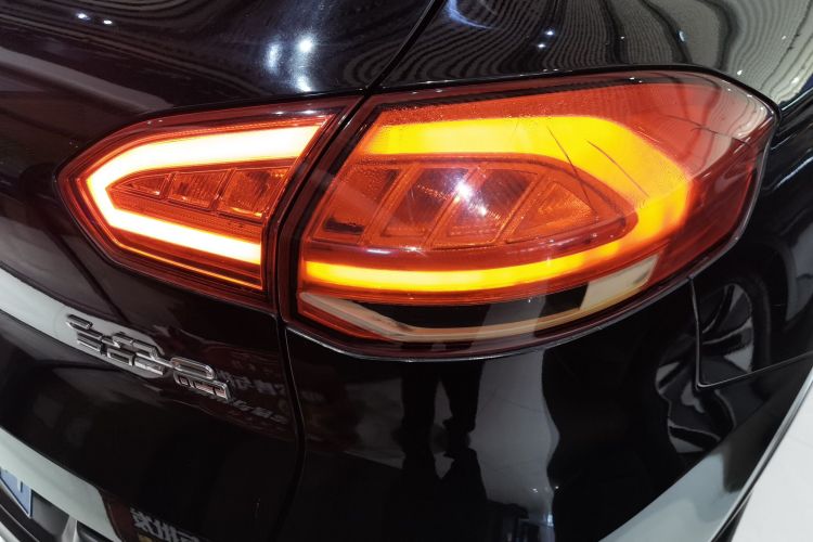 猎豹汽车 猎豹CS10 2017款 2.0T 自动都市型车身外观9