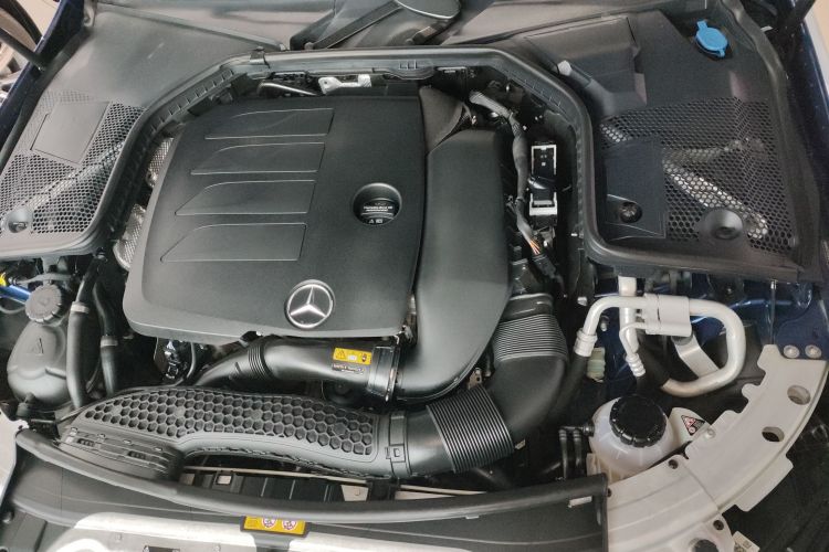 奔驰C级 2019款 改款 C 260 L 运动版机舱底盘24