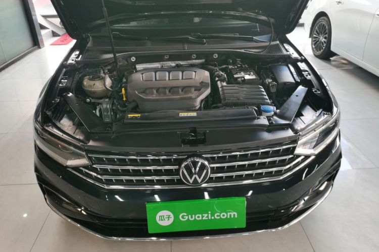 大众 迈腾 2023款 200万辆纪念版 330TSI DSG领先型机舱底盘24