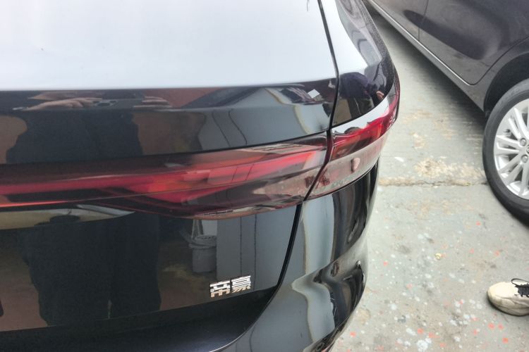 吉利汽车 帝豪 2022款 第4代 1.5L CVT尊贵型车身外观9