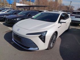 别克 君越 2025款 28T 白金版