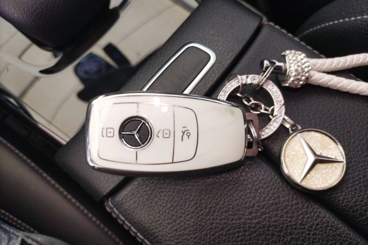 奔驰A级 2022款 改款二 A 200 L 运动轿车时尚型中控内饰11