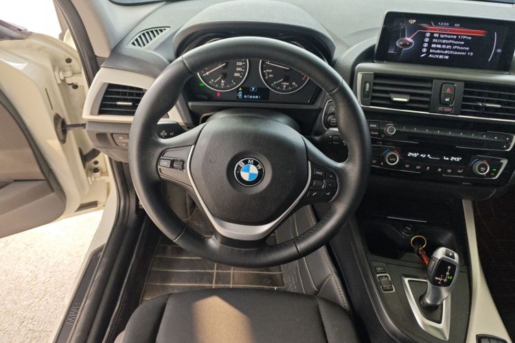 宝马1系(进口) 2015款 120i 领先型中控内饰13