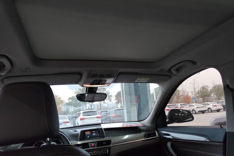 宝马X1 2019款 sDrive18Li 尊享型中控内饰22