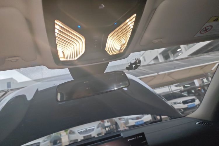 宝马i3 2022款 eDrive 35 L中控内饰22