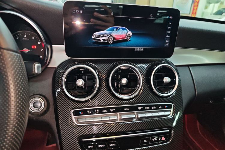 奔驰C级 2019款 C 260 运动版中控内饰16