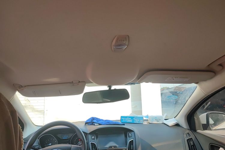 福特 福克斯 2015款 三厢 1.6L 手动舒适型中控内饰22