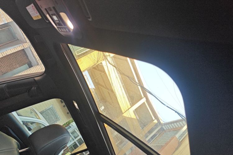 丰田 皇冠陆放 2022款 2.0T 四驱劲享版中控内饰22