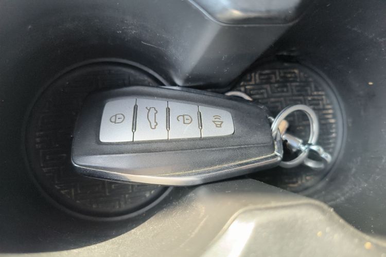 吉利汽车 帝豪 2019款 领军版 1.5L 手动向上互联型 国V中控内饰7001