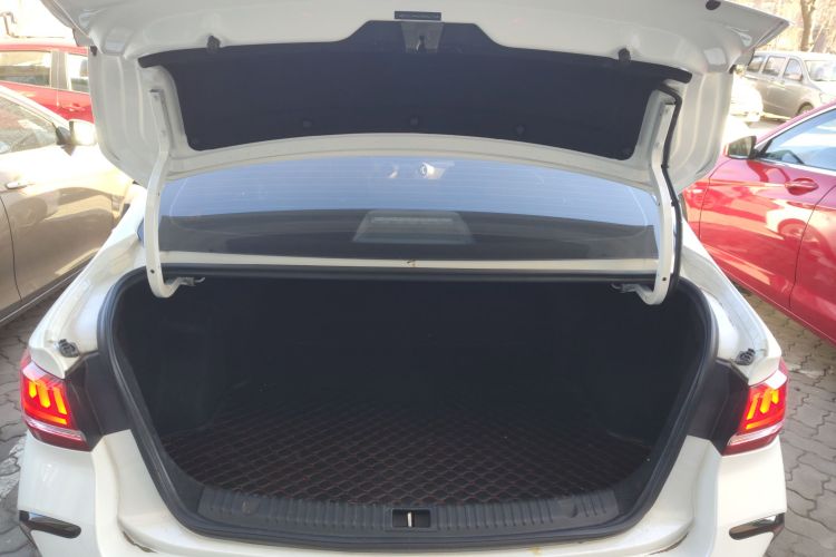 北京汽车 北京EU5 2018款 R550 智潮版机舱底盘23