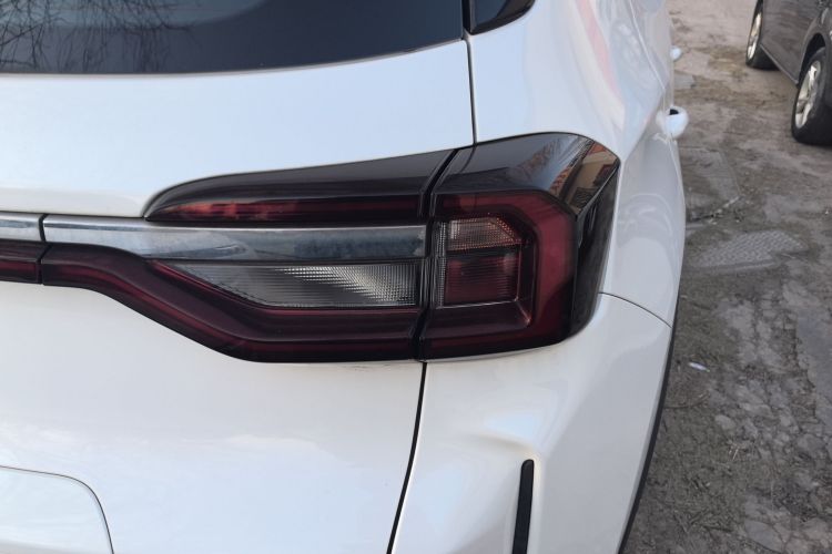 凯翼 炫界Pro 2021款 1.5T CVT劲尊版车身外观9