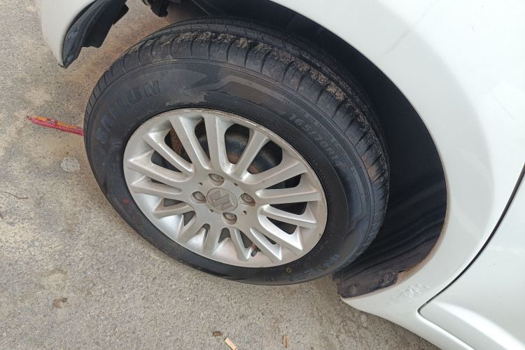 铃木 雨燕 2013款 1.3L 手动超值版车身外观6008