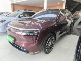 鸿蒙智行 问界M8 2025款 增程 Ultra版 53.4kWh 5座版