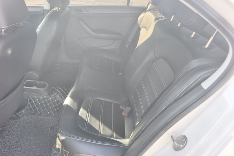 大众 桑塔纳 2016款 1.6L 手动风尚版中控内饰21