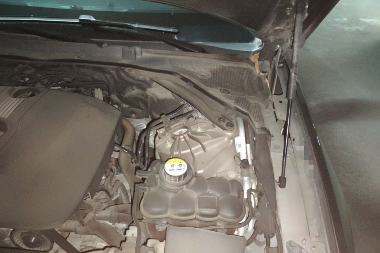 捷豹XFL 2017款 XFL 2.0T 240PS 奢华版局部细节9007