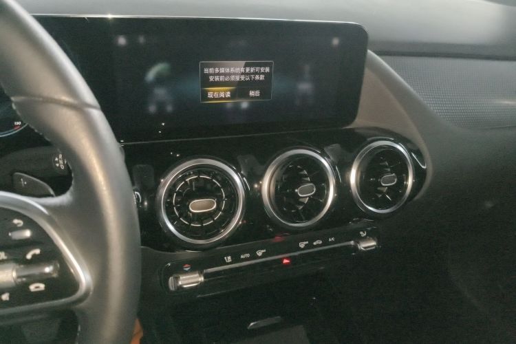 奔驰B级 2022款 改款 B 200 动感型局部细节16