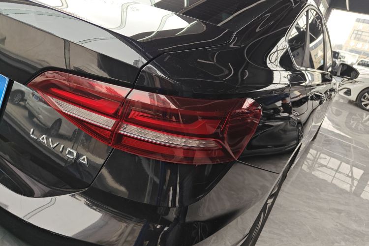 大众 朗逸 2023款 1.5L 自动满逸版车身外观9